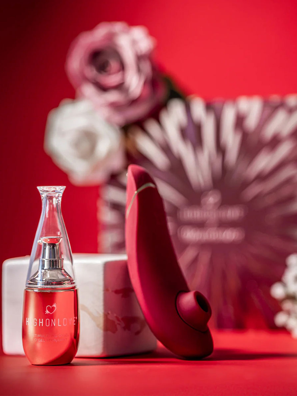 coffret-celebration-avec-womanizer-premium-2-et-o-gel-stimulant-high-on-love-(2)bh